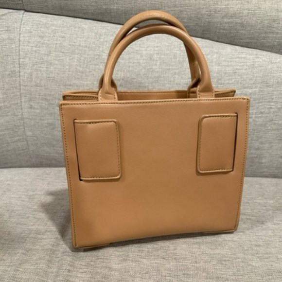 BRANDON BLACKWOOD Kuei Logo-Embossed Vegan Leather Medium Tote Bag - Picture 4 of 8